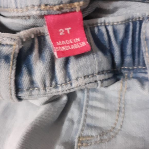 Crop top with distressed jeans - Picture 6 of 6